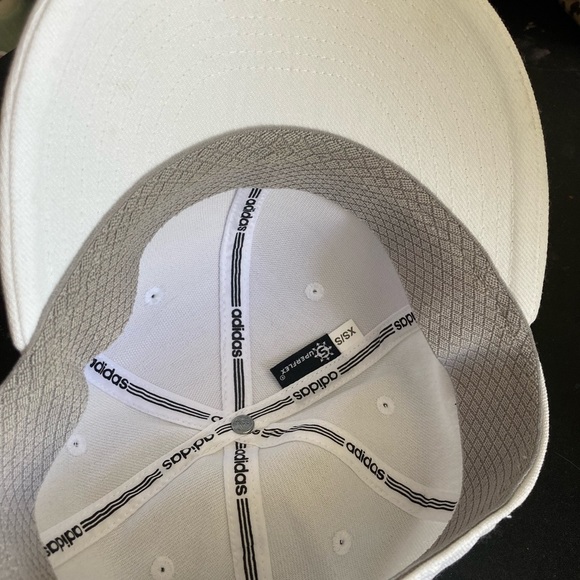 Adidas white baseball cap. Stretchy.  New with tags - Picture 7 of 9